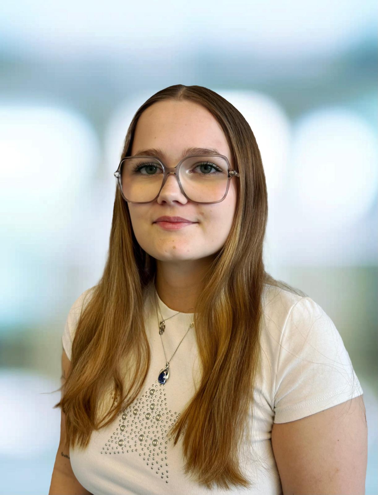 Odélie Joly - Apprentie Employée de Commerce - Charter Voyages