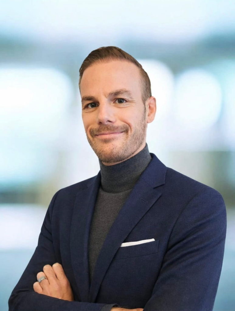 Kevin Howells directeur agent de voyages chez Charter Voyages à Genève